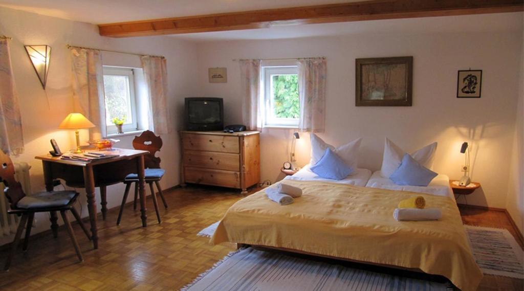Landgasthaus Schwarzbachtal Lohsdorf Стая снимка